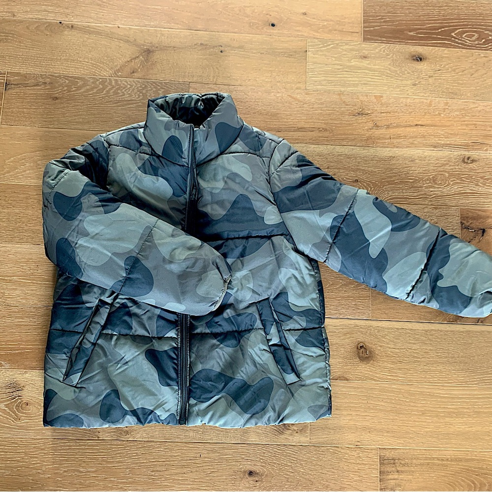 NWOT Camo Puffer Jacket / Size Small